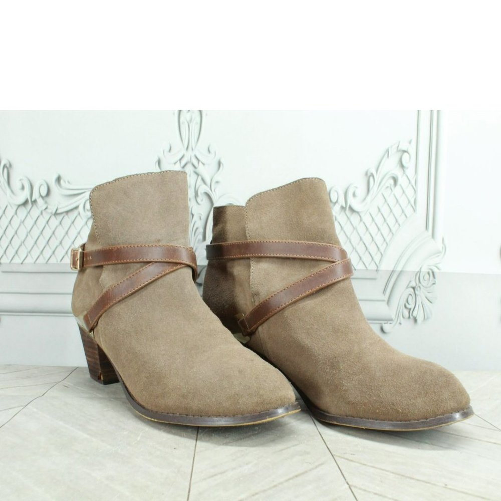 Ecote Brown Suede Slip On Casual Buckled Ankle Heel Booties Size 9 - Picture 3 of 9
